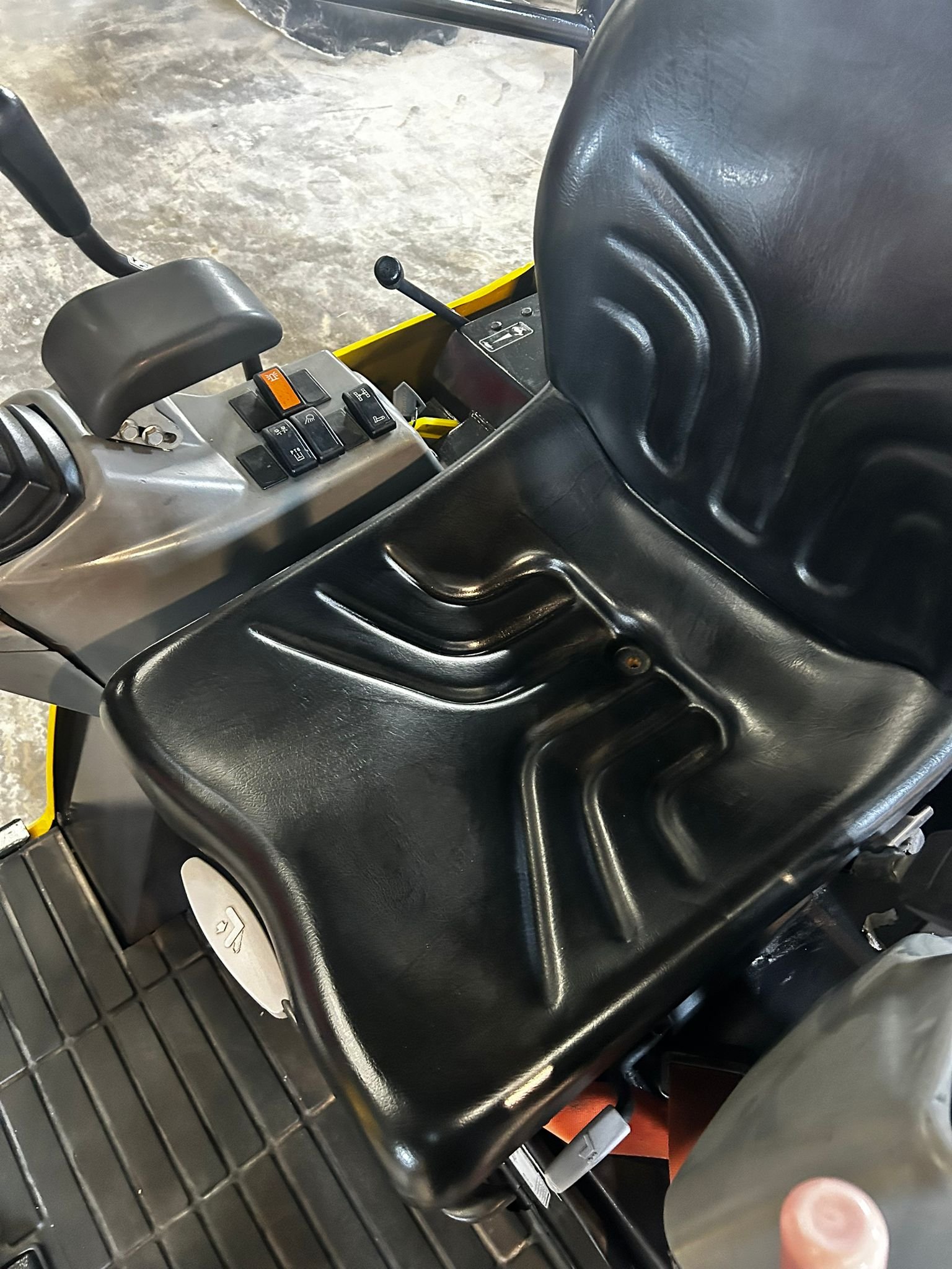 Excavadora Yanmar SV18 - Imagen 3