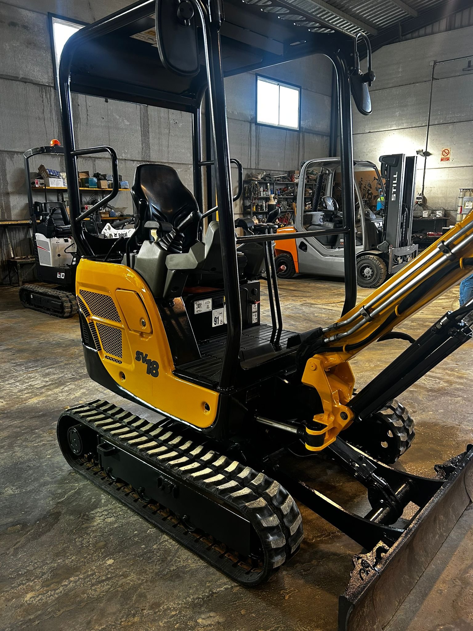 Excavadora Yanmar SV18 - Imagen 10