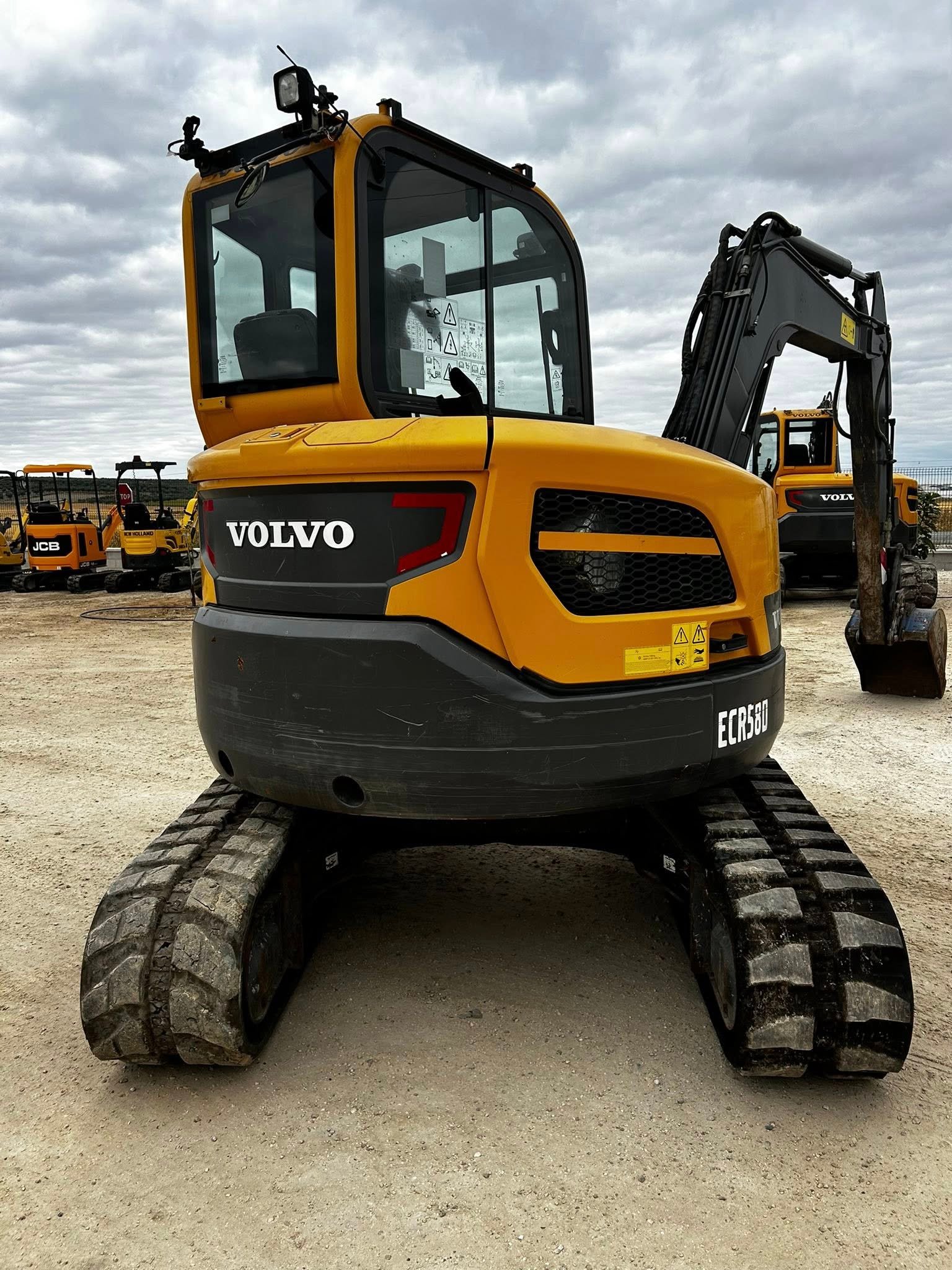 volvo-ecr-7