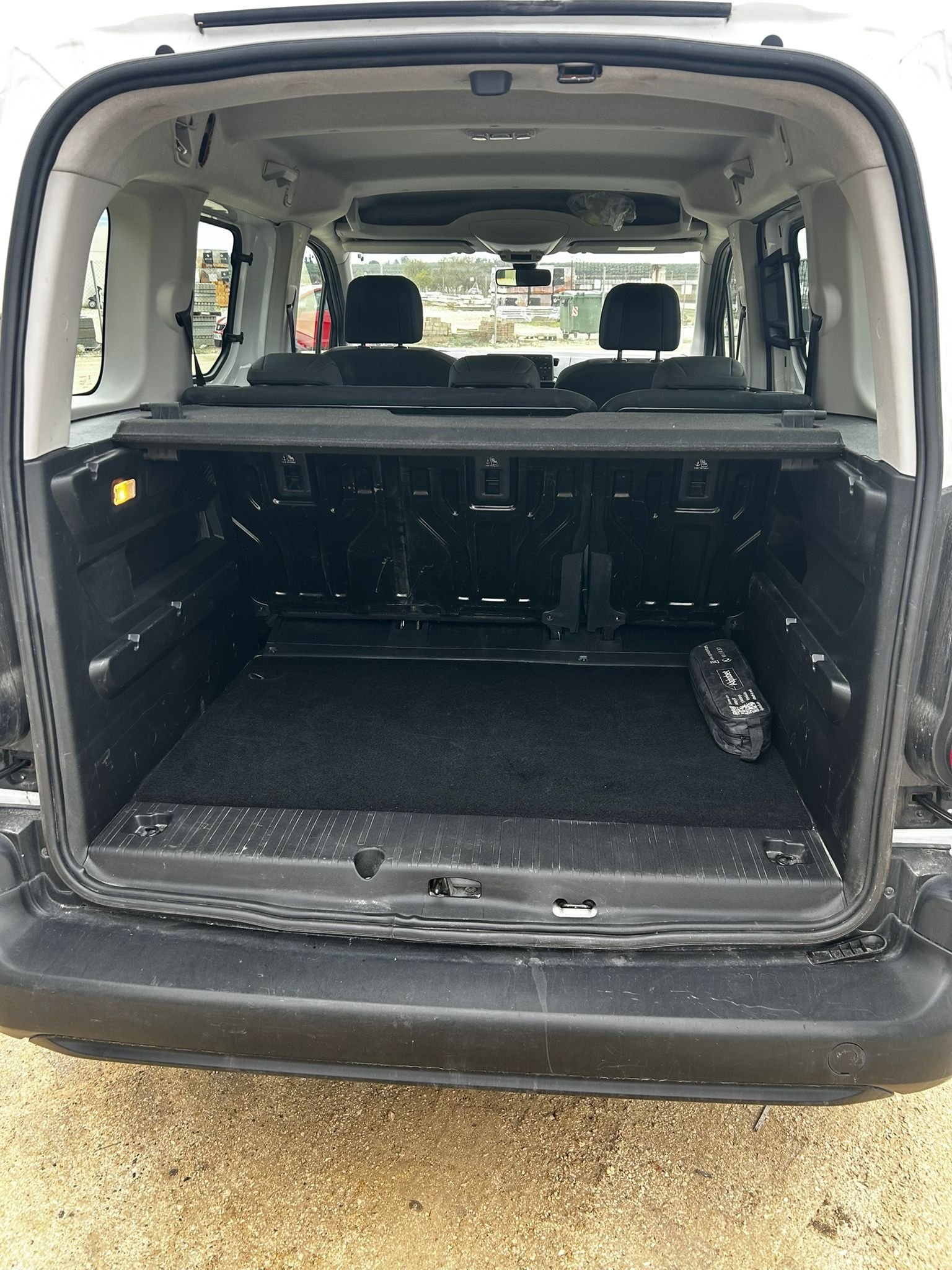 Furgoneta Citroen Año 2020 Km 183.200 Transferencia incluida - Imagen 2