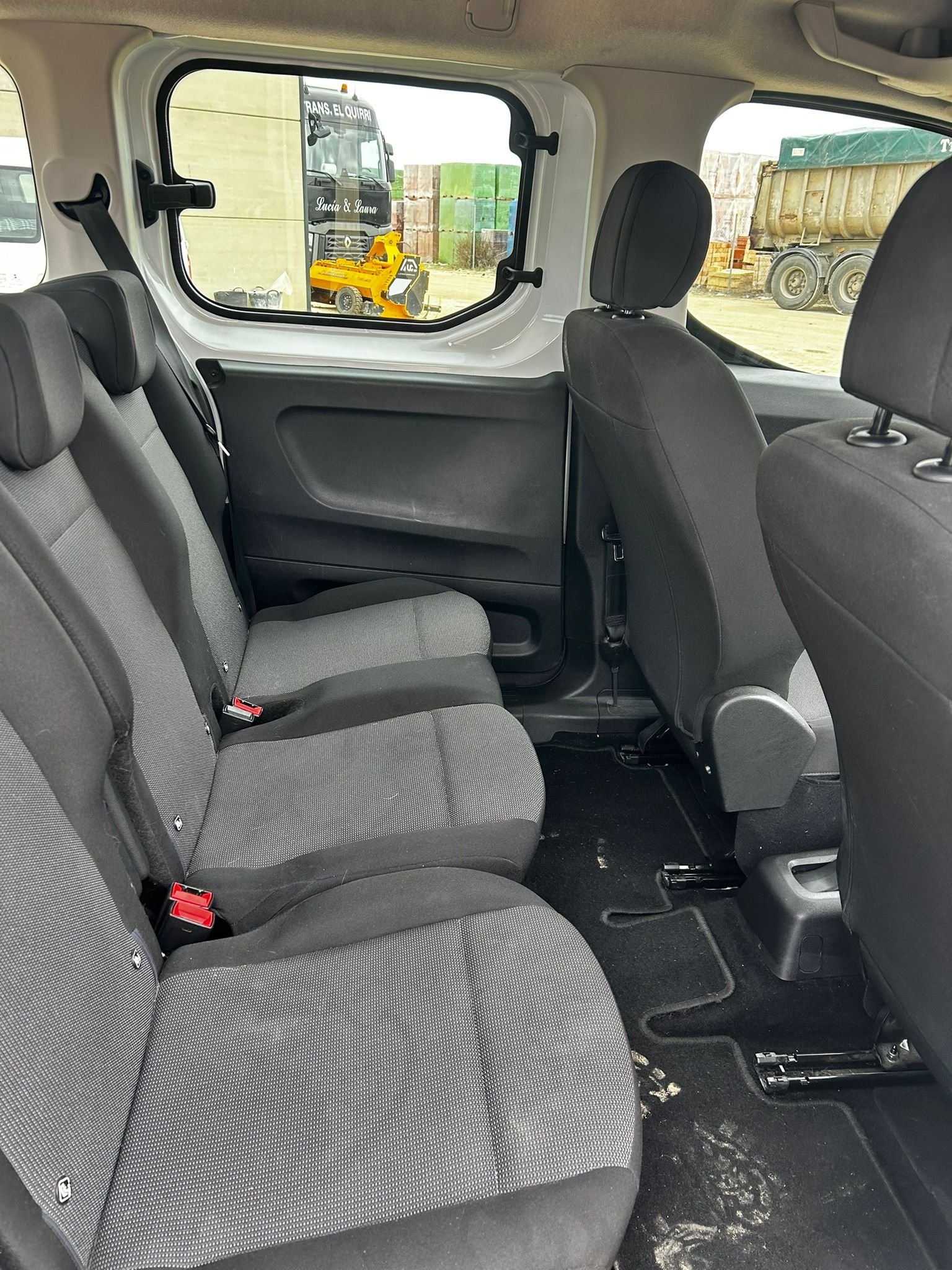 Furgoneta Citroen Año 2020 Km 183.200 Transferencia incluida - Imagen 9
