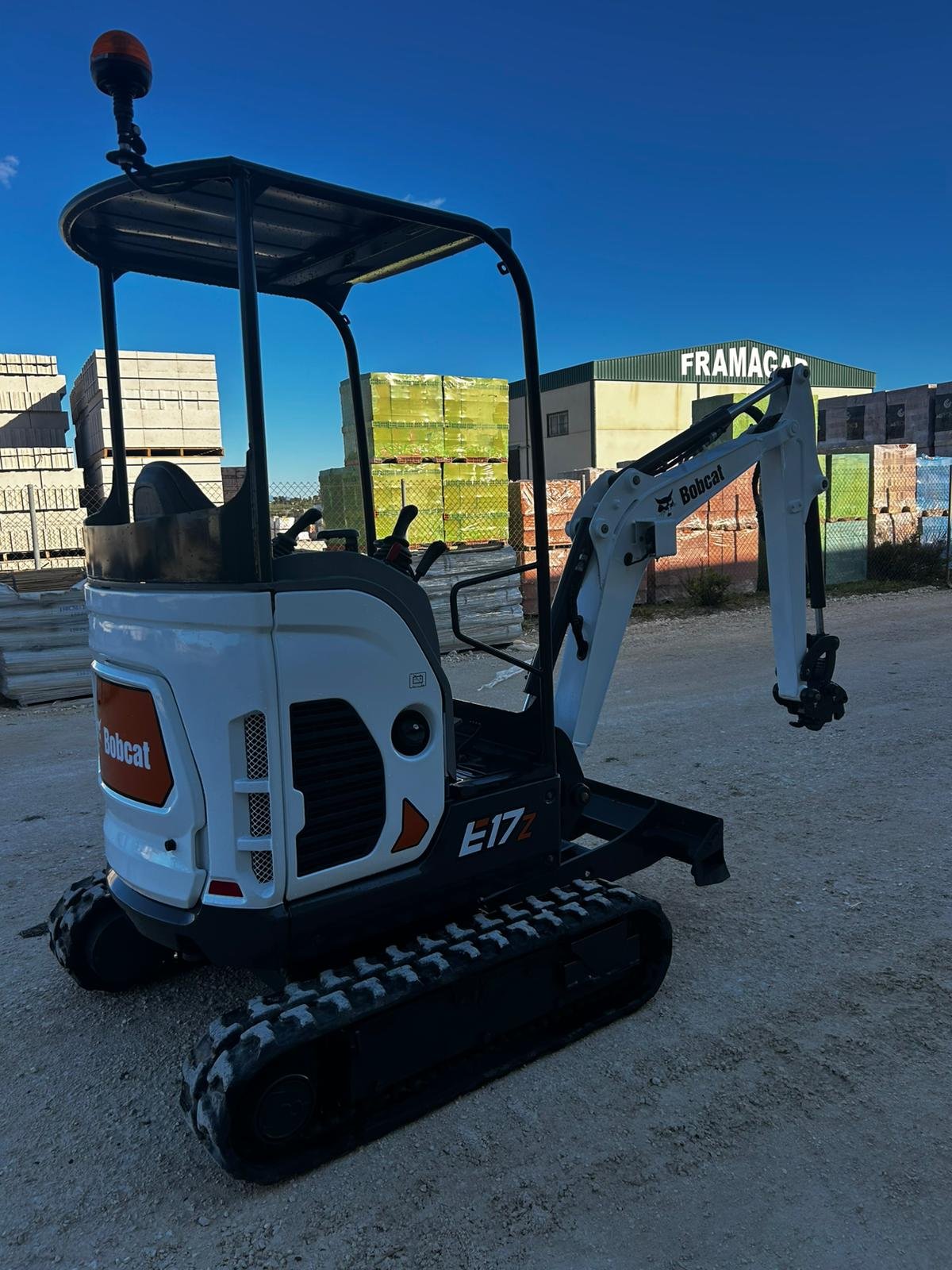 Bobcat e17z Año 2022 - Imagen 6