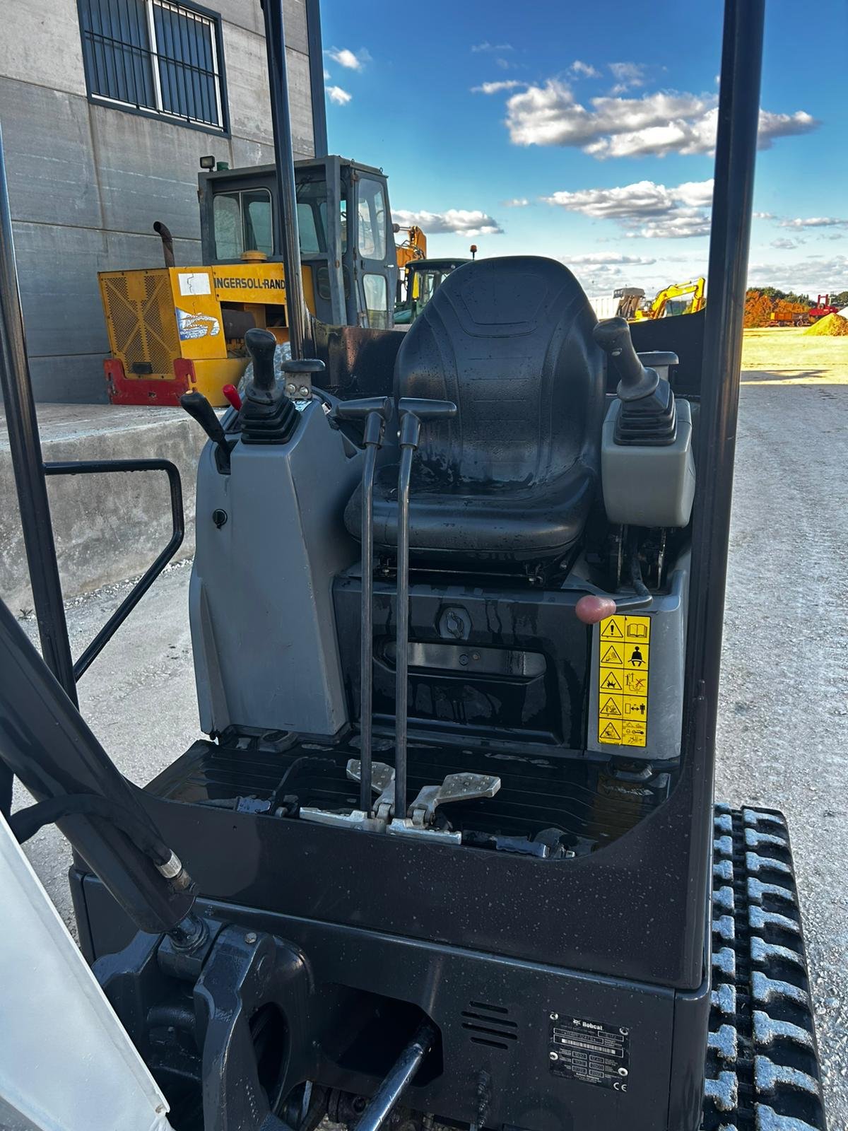 Bobcat e17z Año 2022 - Imagen 5