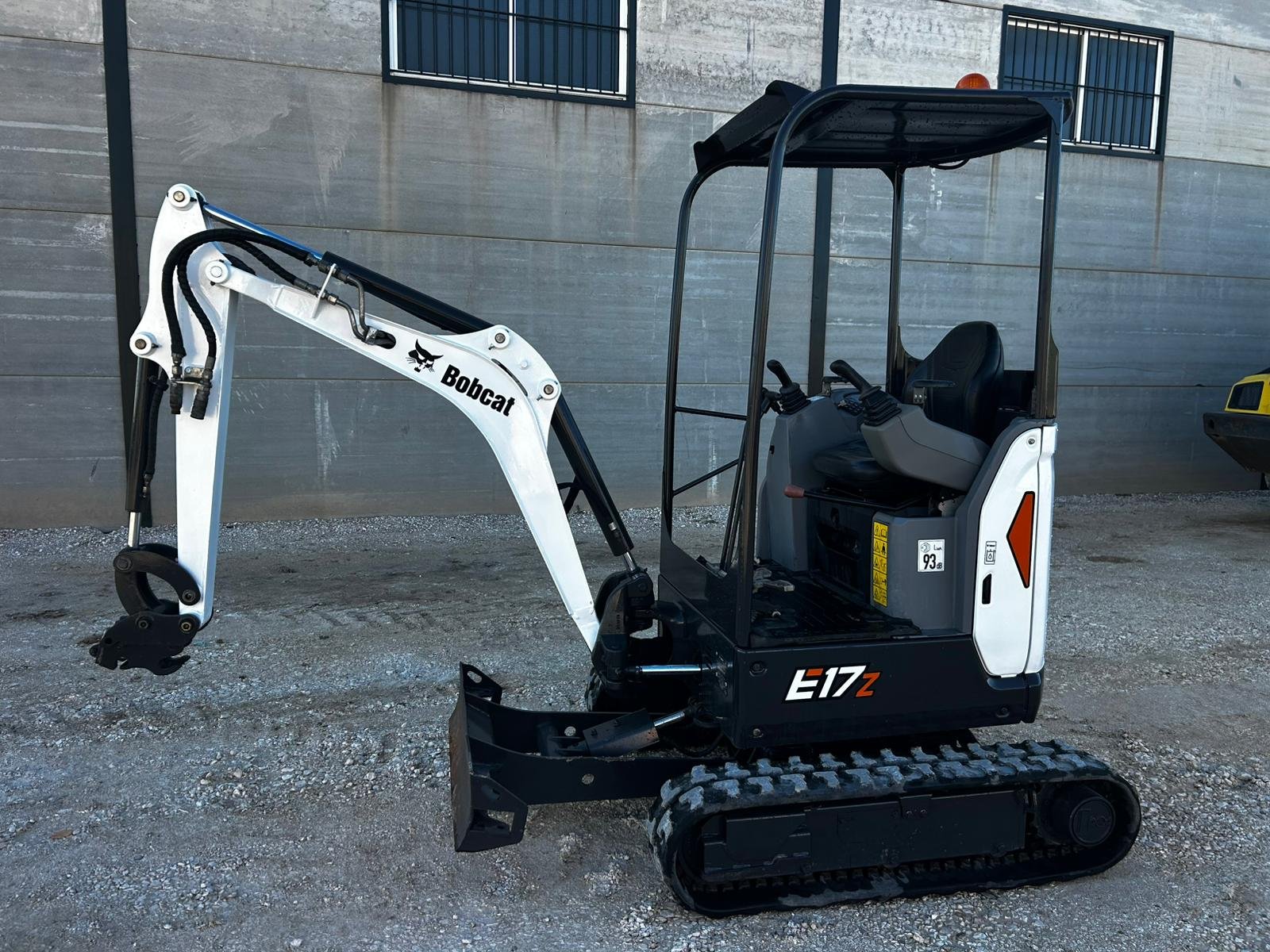Bobcat e17z Año 2022 - Imagen 2